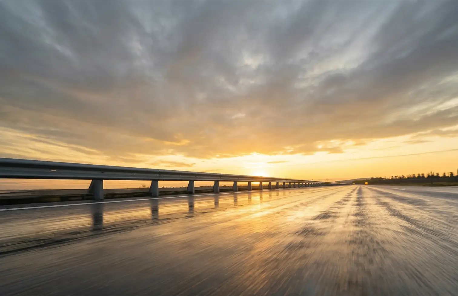 atardecer en carretera